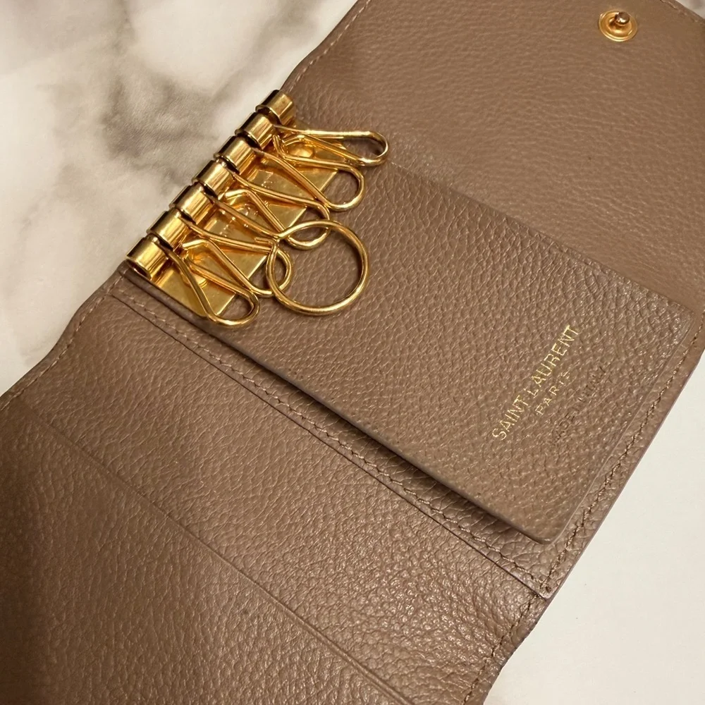 SAINT LAURENT Grained Calfskin Monogram Key Case YSL beige w/COA